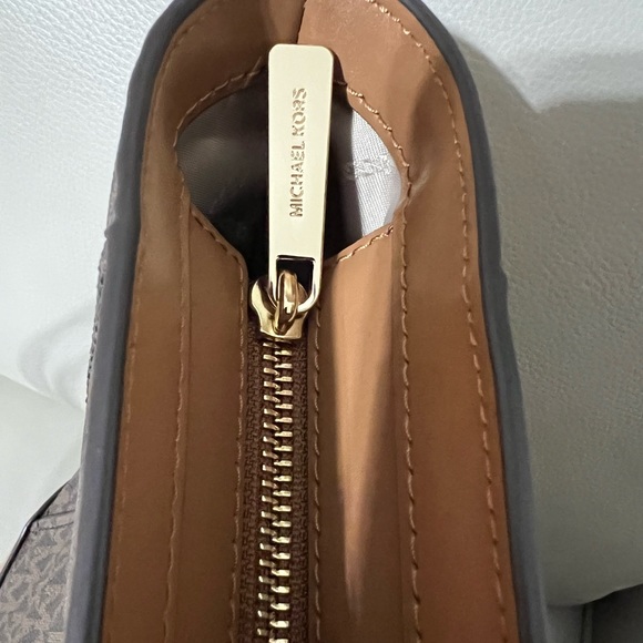 Michael Kors Aria Large Brown Acorn Signature Tote Shoulder Handbag  NWT - Picture 11 of 14